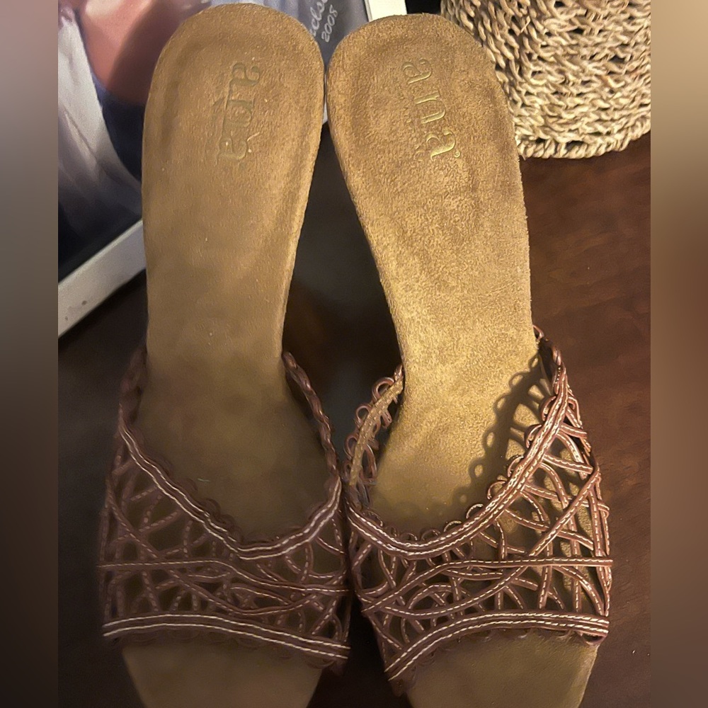 ANA small heels